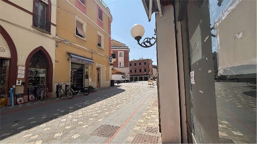 Foto Negozio in Via Camillo Benso Conte di Cavour 36, Santarcangelo