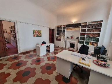 Foto Ufficio a Sarzana di 60 m² con 2 locali in affitto