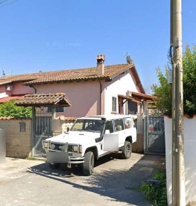 Foto Villa a schiera in Via Giovanni Becatti, Roma Ostia Antica di 63 m²
