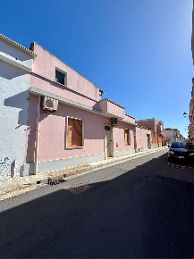 Foto Casa indipendente in via Gadames  41, Quartucciu Centro di 255 m²