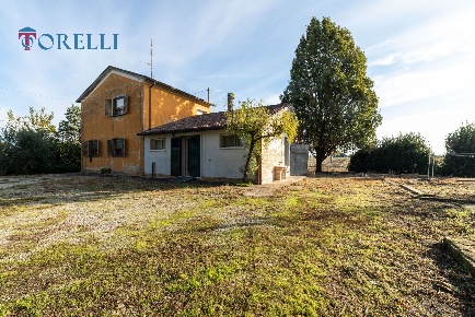 Foto Casa indipendente a Ravenna di 180 m² con 6 locali in vendita