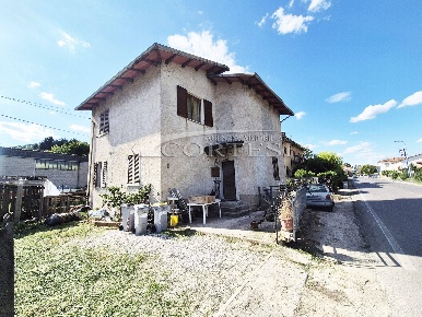 Foto Appartamento in Via Trento, Città di Castello di 140 m² con 6 locali