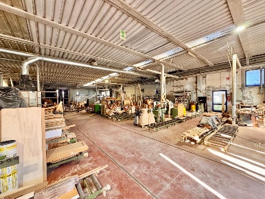 Foto Capannone industriale a Casciana Terme Lari di 900 m² con 1 locali