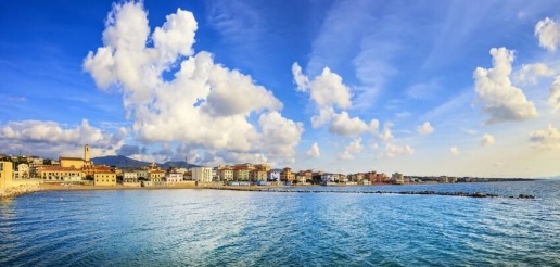 Foto Attico a San Vincenzo Centro di 115 m² con 5 locali in vendita