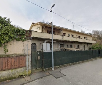 Foto Laboratorio a Carate Brianza Centro di 140 m² con 1 locali in vendita