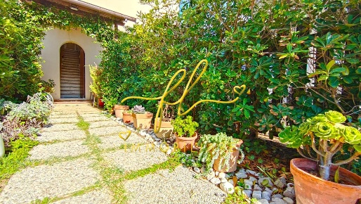 Foto Casa indipendente a Piombino di 130 m² con 3 locali in vendita