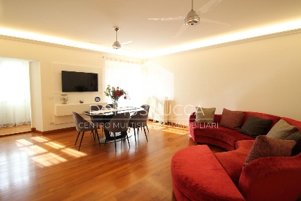 Foto Appartamento a Lucca Piazza Napoleone - San Michele di 112 m²