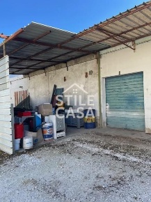Foto Magazzino a Castelfranco di Sotto Orentano di 64 m² con 2 locali