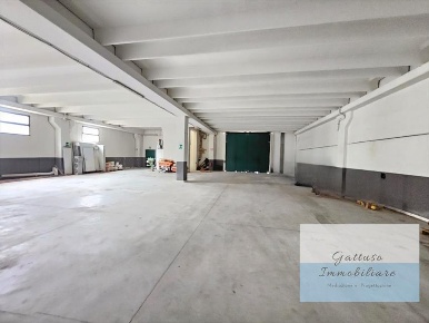 Foto Capannone industriale a Reggio di Calabria Centro Storico di 1300 m²