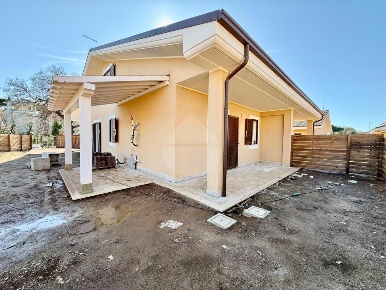 Foto Appartamento in Via della Luna, Ladispoli di 120 m² con 4 locali