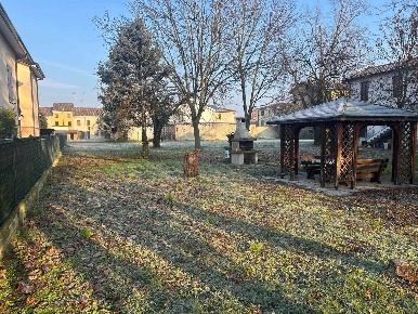 Foto Terreno edificabile a Quistello Centro di 1595 m² in vendita