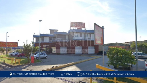 Foto Negozio a Salerno Zona Industriale - San Leonardo di 1000 m²