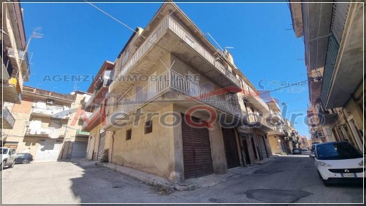 Foto Casa indipendente a Canicattì di 295 m² con 6 locali in vendita