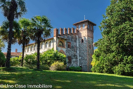 Foto Villa unifamiliare in via marconi 38, Banchette di 1285 m² in vendita