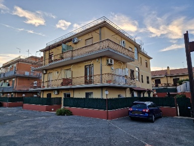 Foto Appartamento in via Giacomo Leopardi, Marino Santa Maria delle Mole