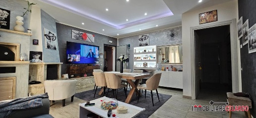 Foto Villa unifamiliare a Colle di Val d'Elsa Abbadia, Campolungo di 210 m²