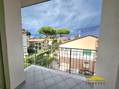 Foto Appartamento a Massa Marina di Massa Centro di 78 m² con 3 locali