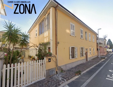 Foto Appartamento in Via Cesare Battisti, Alba Adriatica Centro di 85 m²