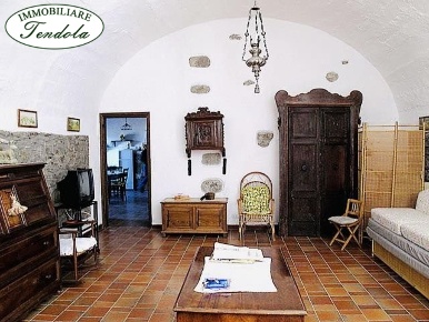 Foto Case semi ndipendenti a Luni di 108 m² con 3 locali in vendita