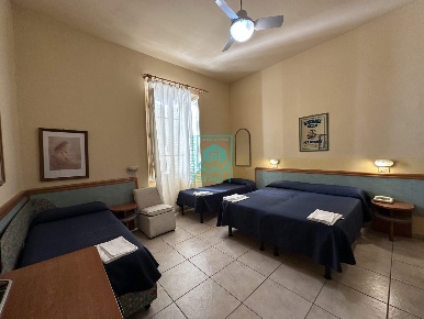 Foto Hotel a Viareggio Lungomare di 600 m² con 23 locali in vendita