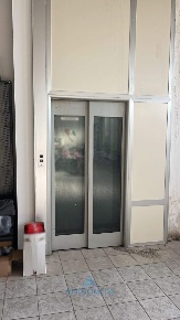 Foto Locale commerciale a Marigliano Centro di 1020 m² con 4 locali