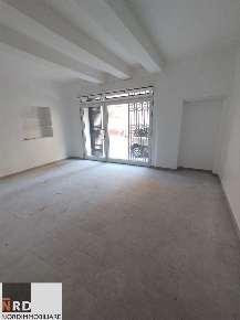 Foto Locale commerciale a Mantova di 180 m² con 4 locali in affitto