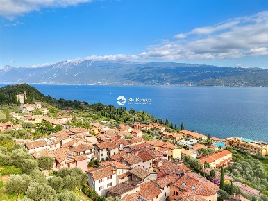 Foto Casa indipendente in Via Cecina, Toscolano-Maderno Cecina di 166 m²