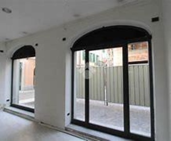 Foto Negozio a Treviglio di 80 m² con 1 locali in affitto
