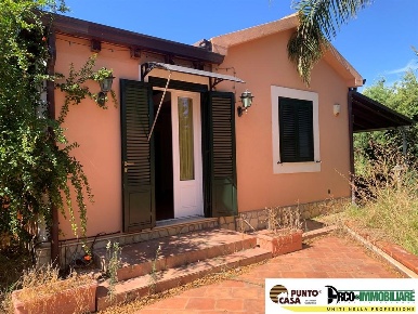 Foto Villa unifamiliare in Via Piani 7, Trabia Centro di 97 m² con 3 locali