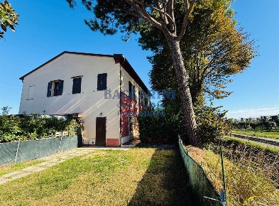 Foto Appartamento in VIA PIANETTA, Faenza di 127 m² con 4 locali in vendita