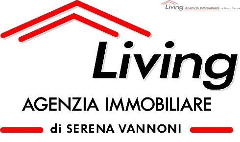 Foto Negozio a Siena di 400 m² con 3 locali in vendita