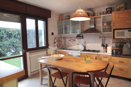 Foto Appartamento a Parma Centro Storico di 90 m² con 3 locali in vendita