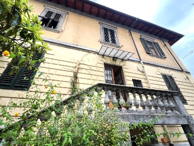 Foto Villa unifamiliare in via gallino, Firenze Signoria - Uffizi di 220 m²