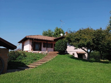 Foto Villa singola a Villata Centro di 243 m² con 5 locali in vendita