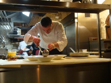 Foto Locale commerciale in Viale Europa, Viareggio Torre del Lago di 300 m²