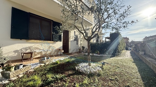 Foto Appartamento in Via Rino Pachetti, Rosignano Marittimo di 80 m²