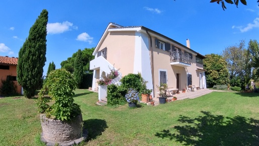 Foto Casale in Via Campagnanese 874, Morlupo di 400 m² con 17 locali