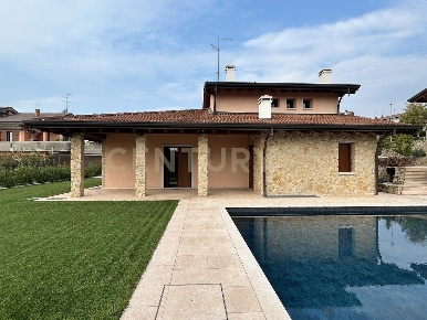 Foto Villa unifamiliare in Via Corno D'Aquilio, Lavagno Monticelli Fontana