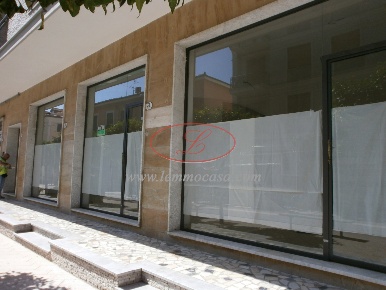 Foto Locale commerciale in Via Milano 33, Diano Marina Centro di 28 m²