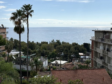 Foto Appartamento a Sanremo Foce - Semeria di 75 m² con 3 locali in vendita