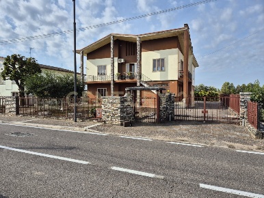 Foto Villa unifamiliare in via capitello 72, Concamarise Piazza di 366 m²