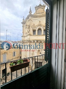 Foto Appartamento in Piazzetta Regina Maria d'Enghien 1/B, Lecce di 130 m²