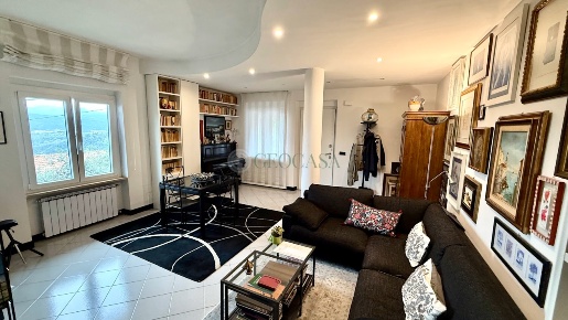 Foto Appartamento a Follo Bastremoli di 120 m² con 4 locali in vendita