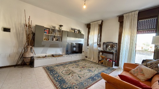 Foto Appartamento in Crespino RO, Crespino Centro di 105 m² con 6 locali