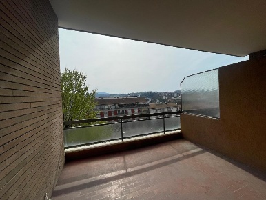 Foto Appartamento in Via Tiziano, Ancona Regione di 140 m² con 6 locali