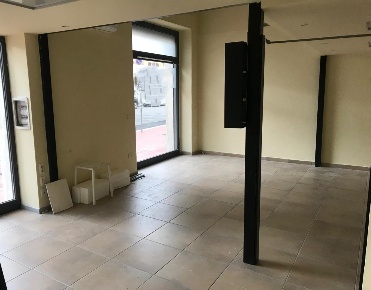 Foto Locale commerciale a Ascoli Piceno di 50 m² con 2 locali in vendita