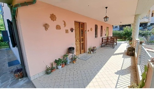 Foto Casa indipendente in BORGO PASSERA, Senigallia di 130 m² con 5 locali