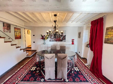 Foto Casa indipendente a Vicopisano di 160 m² con 6 locali in vendita