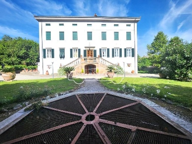 Foto Appartamento a Capannori Verciano - Guamo di 465 m² con 12 locali