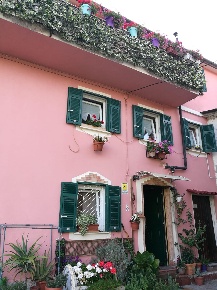 Foto Case semi ndipendenti a Fosdinovo di 185 m² con 9 locali in vendita